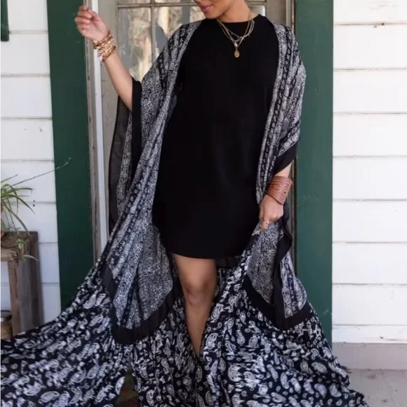 COPY - PURPLE Paisley kimono / wrap - Picture 4 of 5